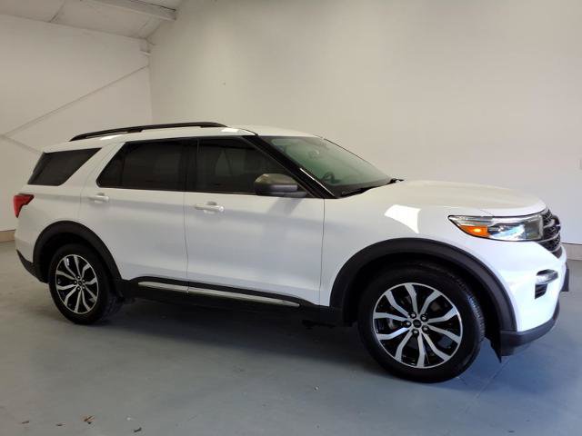 Certified 2021 Ford Explorer XLT w/ Equipment Group 202A RWD image 2