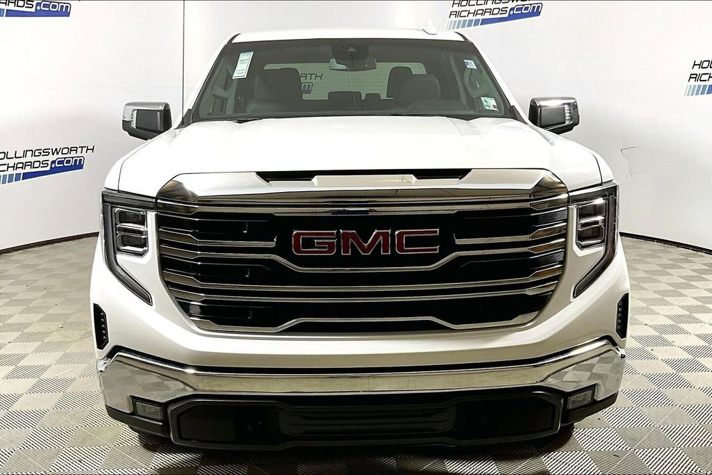 Used 2025 GMC Sierra 1500 SLT image 2