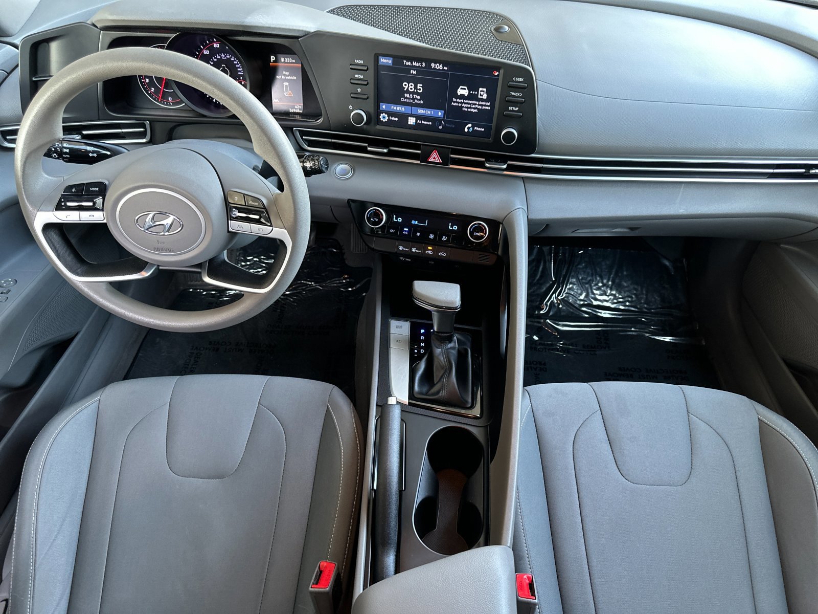 Used 2021 Hyundai Elantra SEL image 13