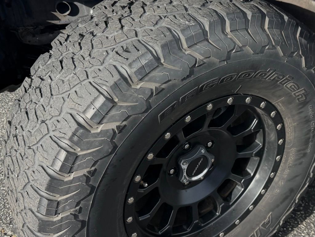 Used 2018 Jeep Wrangler Unlimited Sahara image 15