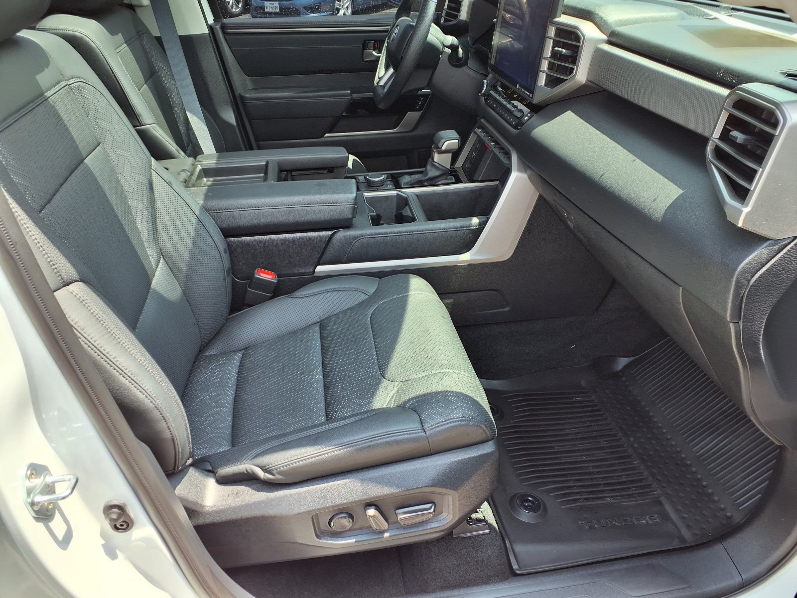 Used 2024 Toyota Tundra Limited AWD/4WD image 11