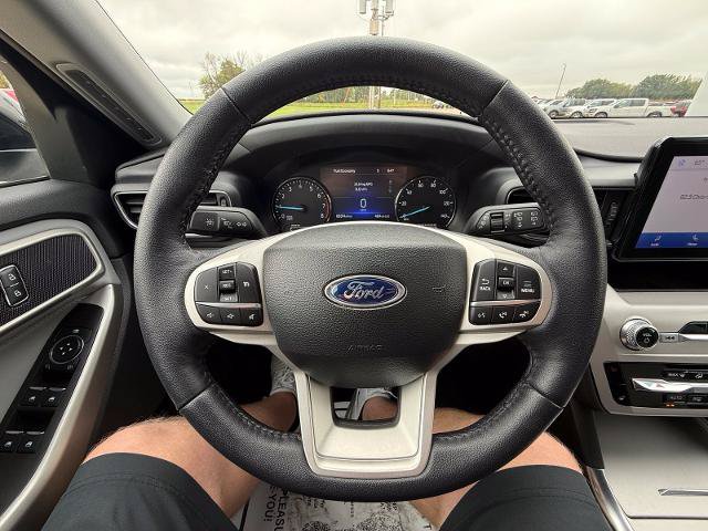 Certified 2023 Ford Explorer XLT w/ Equipment Group 202A AWD/4WD image 26