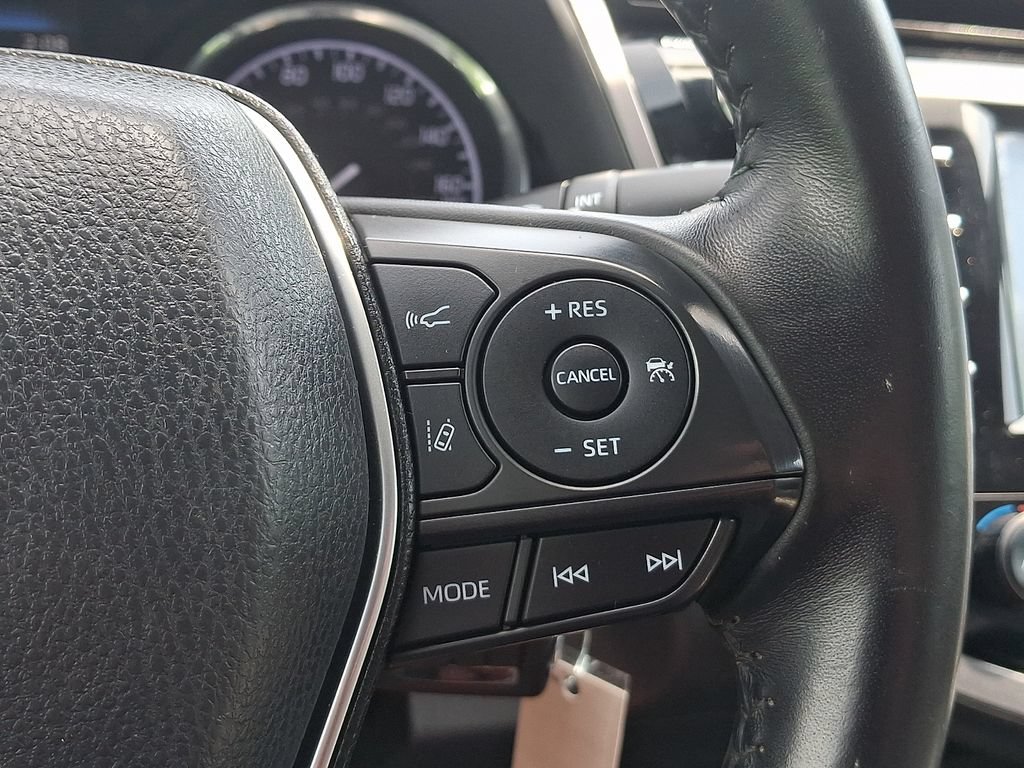 Used 2020 Toyota Camry SE FWD image 22