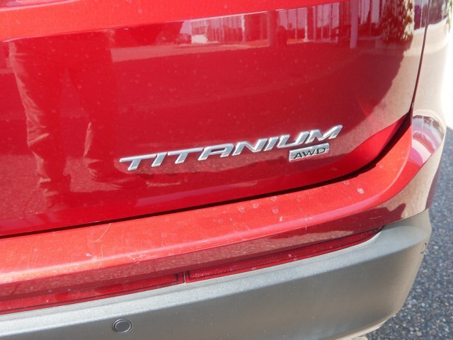 Certified 2018 Ford Edge Titanium w/ Equipment Group 302A AWD/4WD image 9
