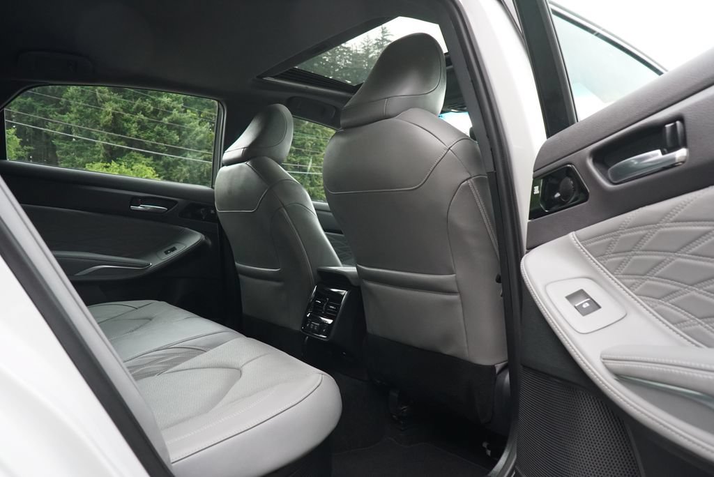 Used 2022 Toyota Avalon Limited w/ Advanced Safety Package FWD image 31
