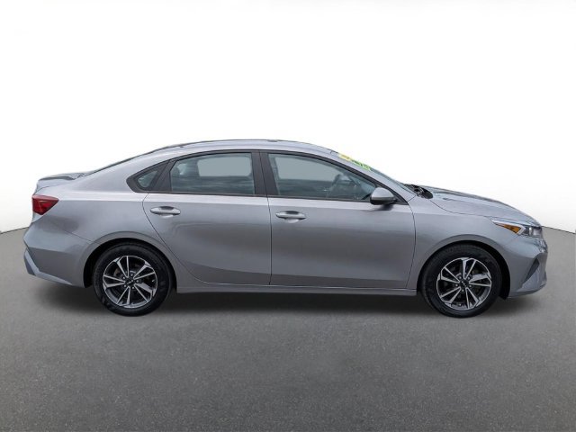Used 2023 Kia Forte LXS FWD image 2