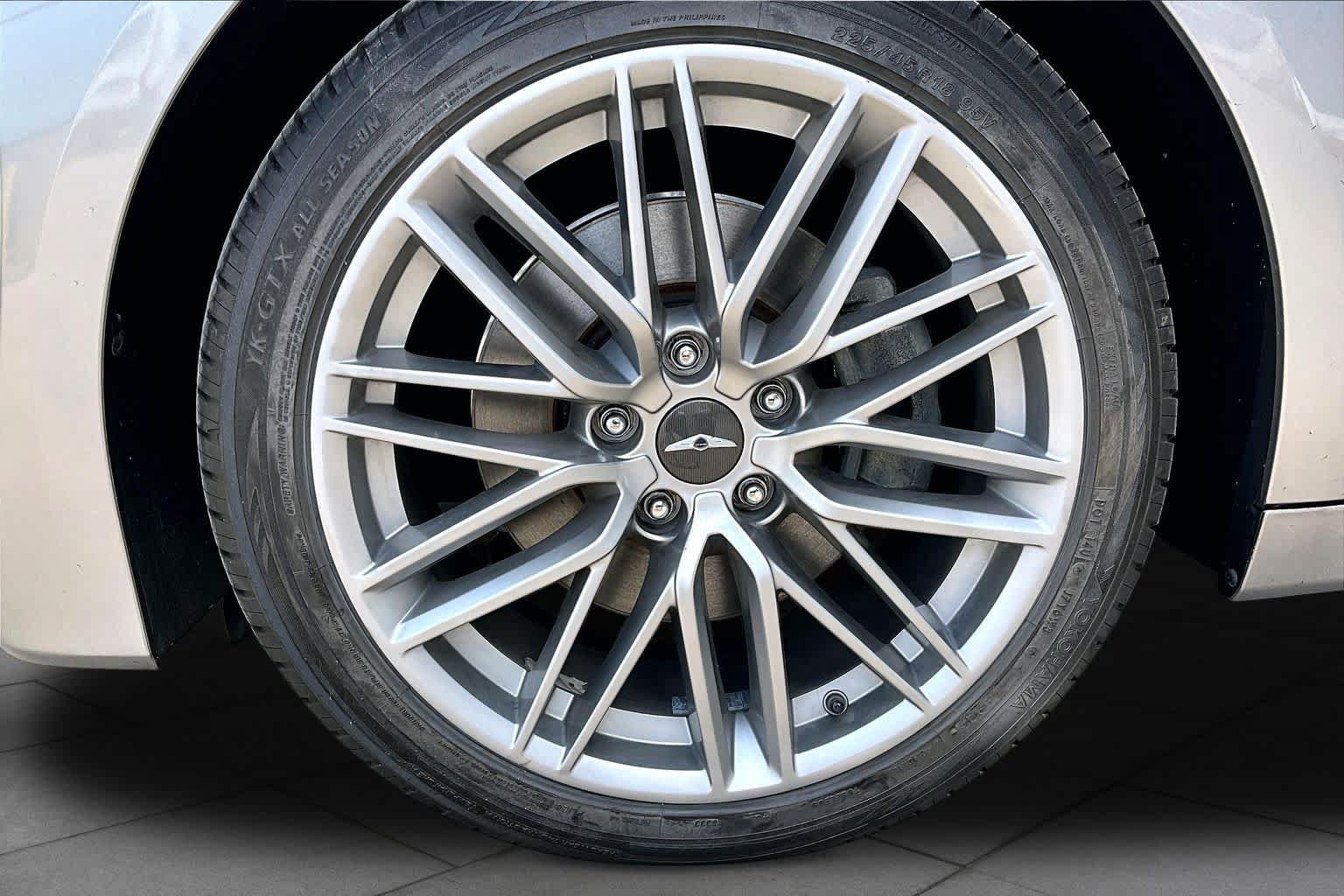 Used 2020 Genesis G70 2.0T RWD image 10