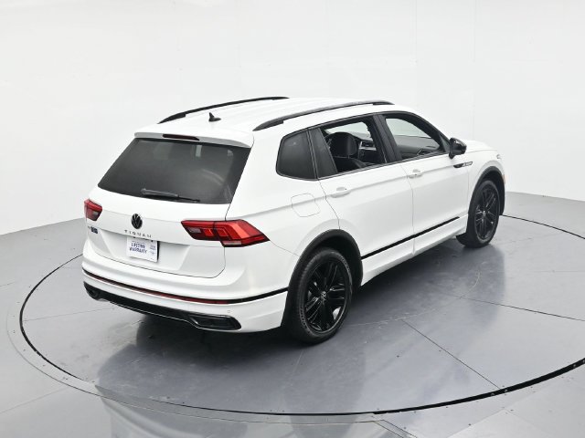 Used 2022 Volkswagen Tiguan SE R-Line FWD image 36