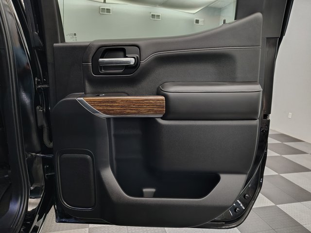 Used 2019 Chevrolet Silverado 1500 High Country w/ Technology Package AWD/4WD image 33