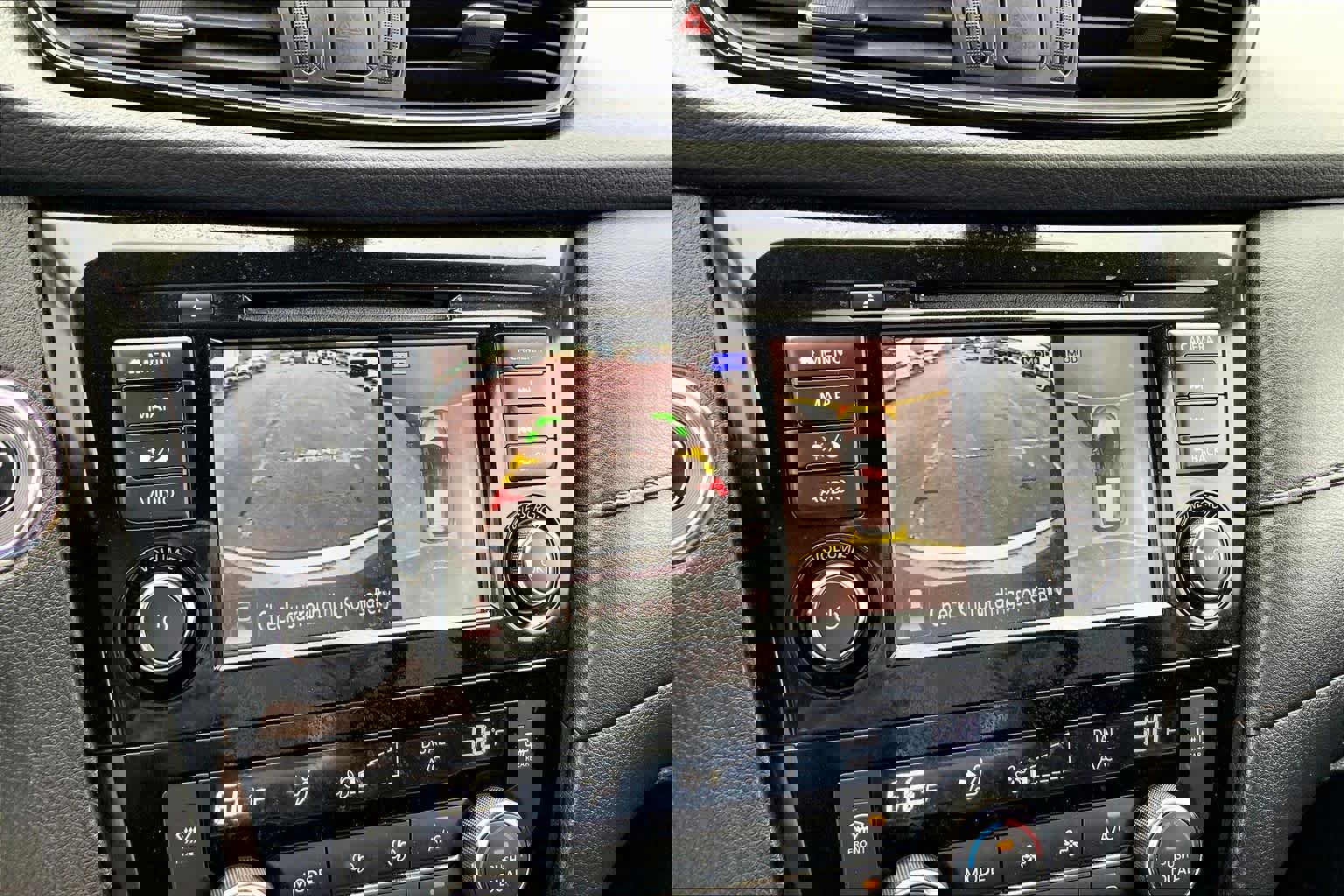 Used 2019 Nissan Rogue SV w/ Premium Package image 23