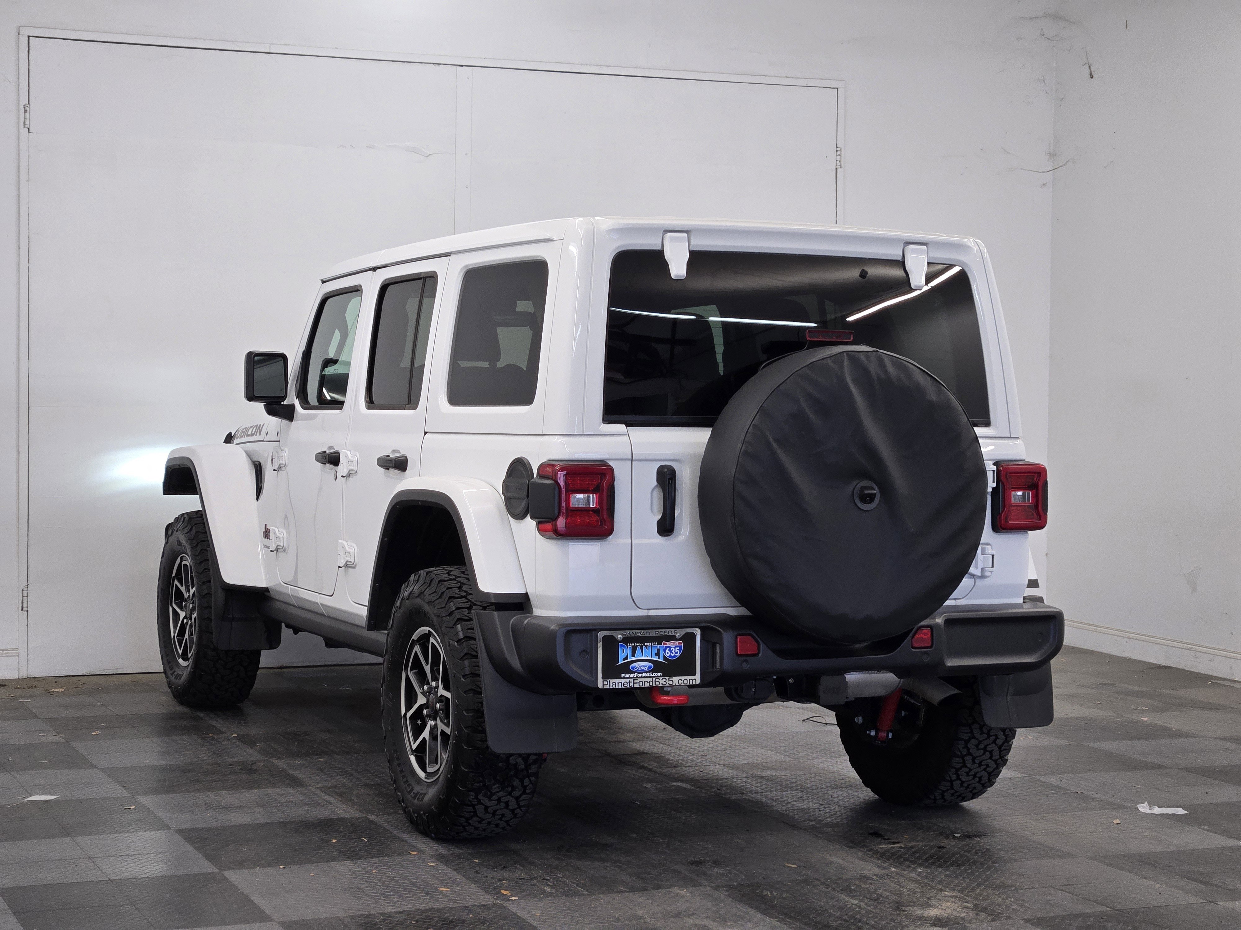 Used 2025 Jeep Wrangler Unlimited Rubicon w/ Safety Group AWD/4WD image 7