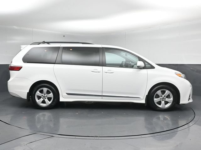 Used 2018 Toyota Sienna LE FWD image 8
