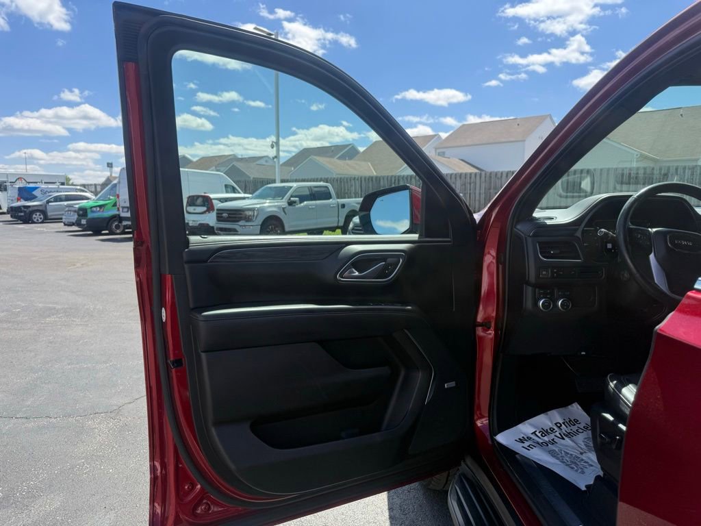 Used 2021 GMC Yukon XL SLT w/ SLT Premium Package AWD/4WD image 11