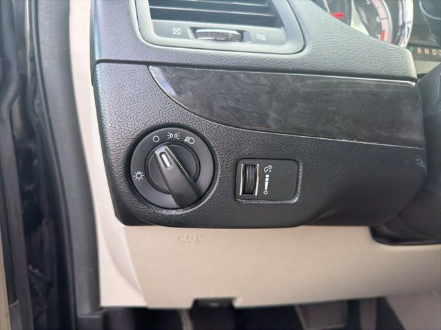 Used 2018 Dodge Grand Caravan SE FWD image 19