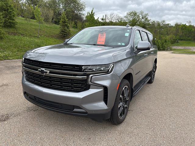 Used 2022 Chevrolet Suburban RST w/ Luxury Package AWD/4WD image 8