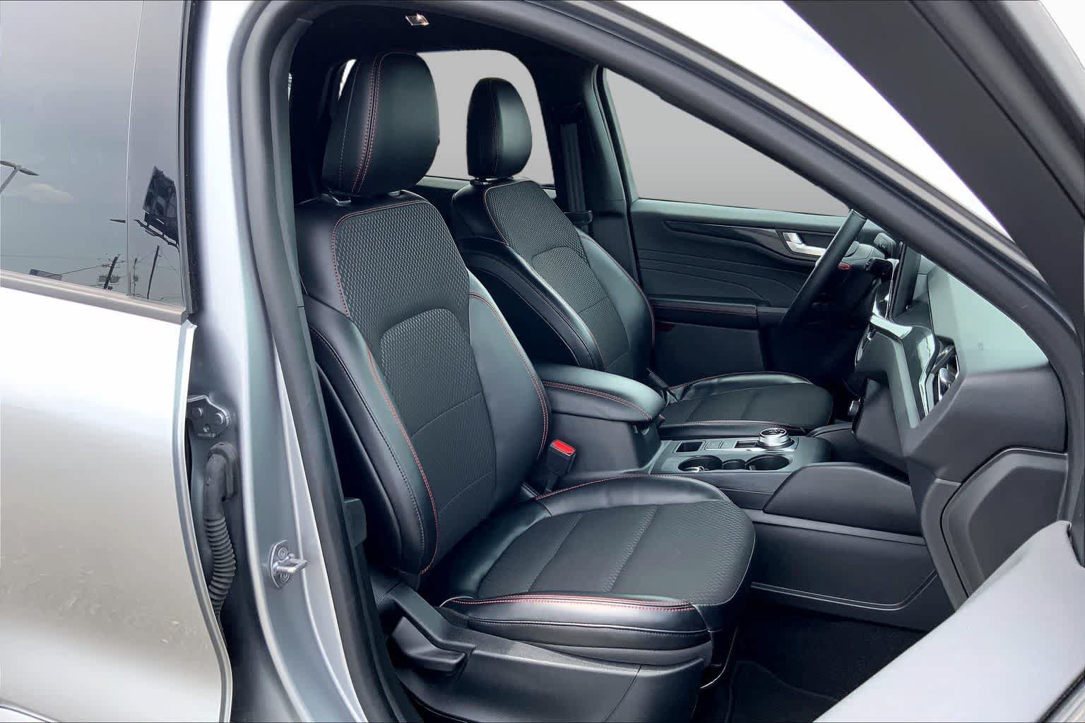 Certified 2024 Ford Escape ST-Line w/ Tech Pack #1 FWD image 9