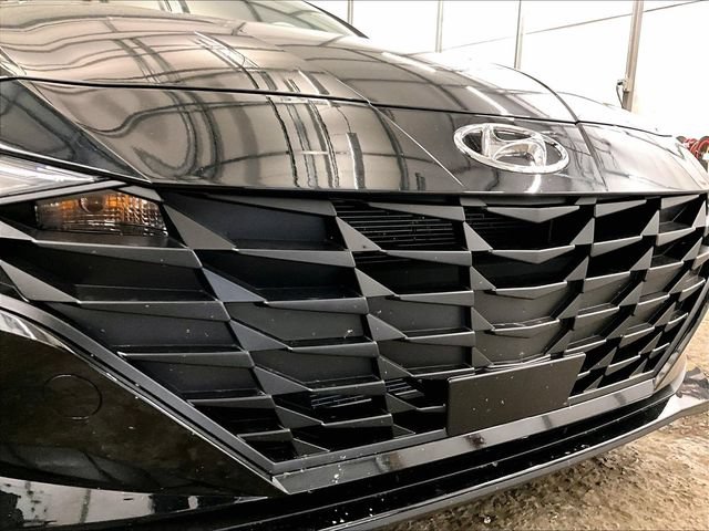 Used 2023 Hyundai Elantra SEL w/ Convenience Package FWD image 29