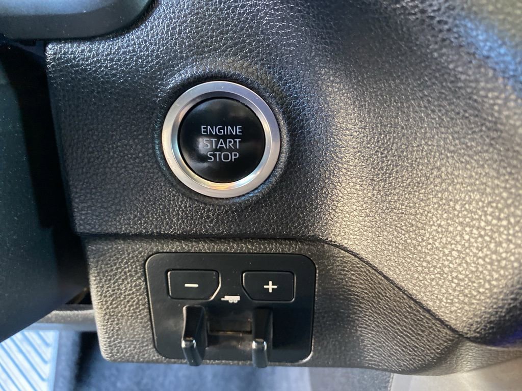 Used 2023 Toyota Tundra SR5 w/ SR5 Premium Package RWD image 32