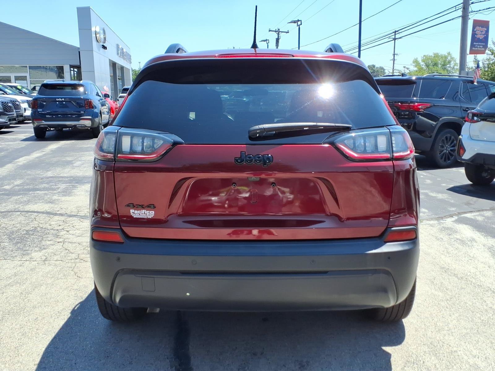 Used 2020 Jeep Cherokee Latitude Plus AWD/4WD image 4