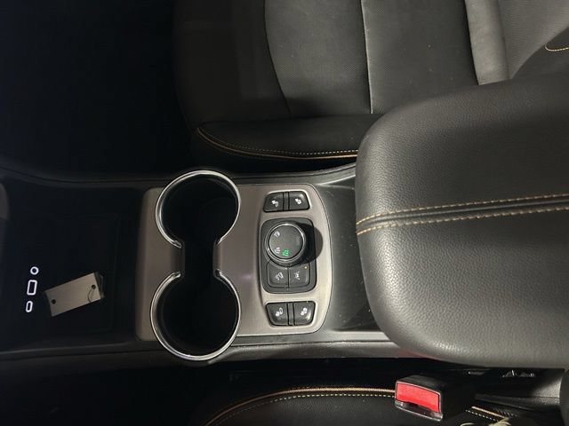 Used 2024 GMC Terrain AT4 AWD/4WD image 31