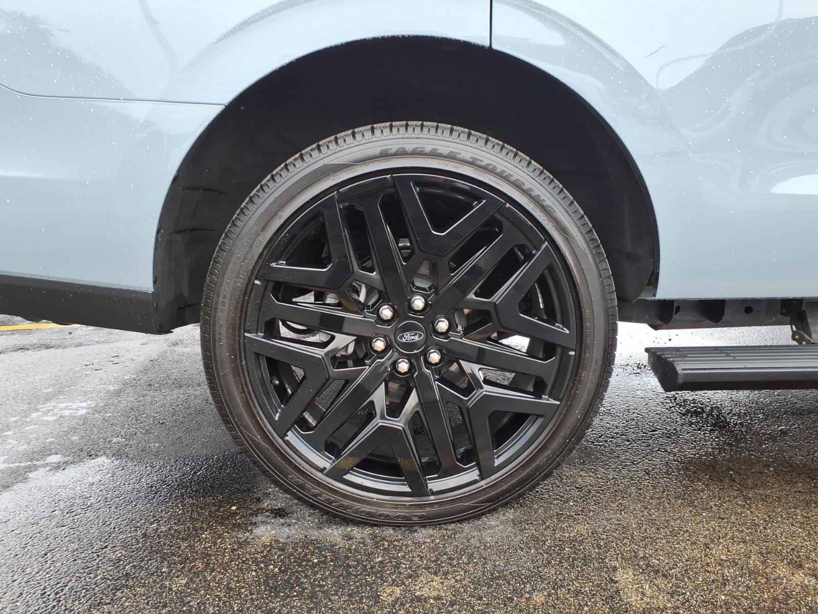Certified 2026 Ford Expedition Platinum w/ Stealth Performance Package AWD/4WD image 6