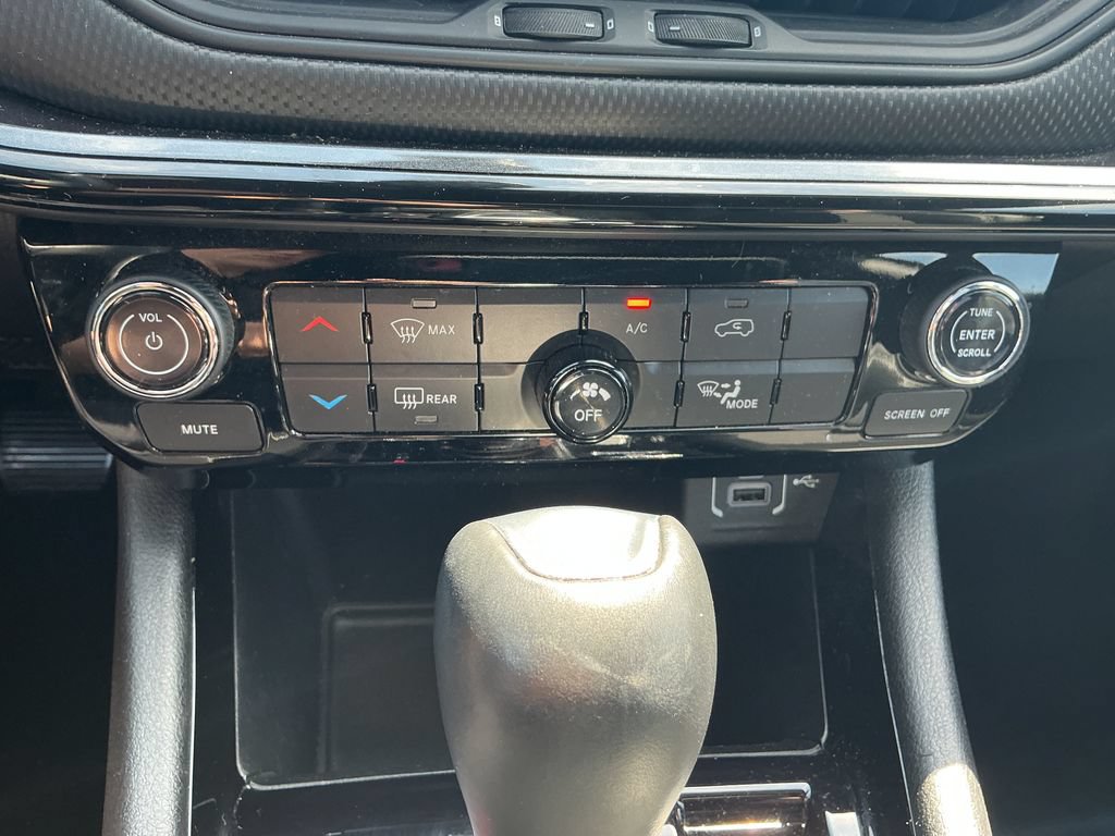 Used 2023 Jeep Compass Latitude AWD/4WD image 21