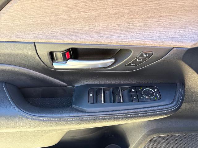 Used 2024 Toyota Grand Highlander Platinum image 16