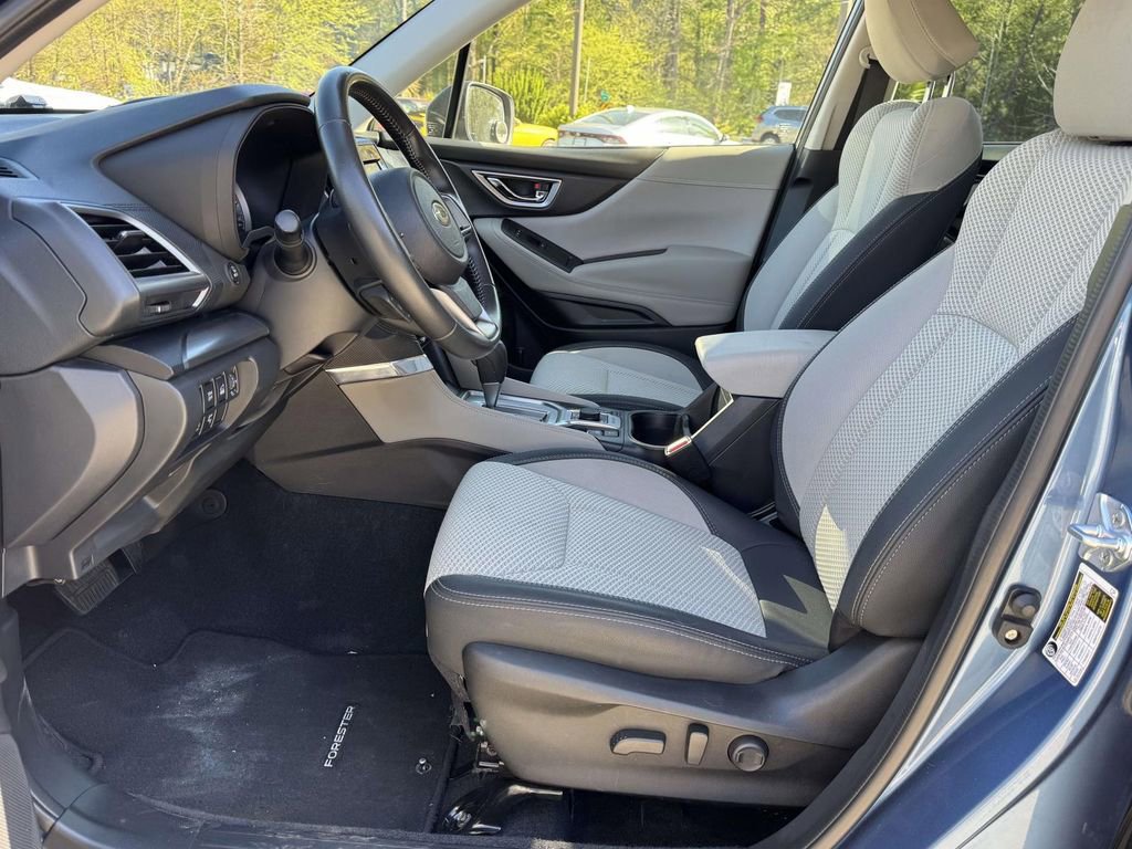 Used 2024 Subaru Forester Premium AWD/4WD image 24