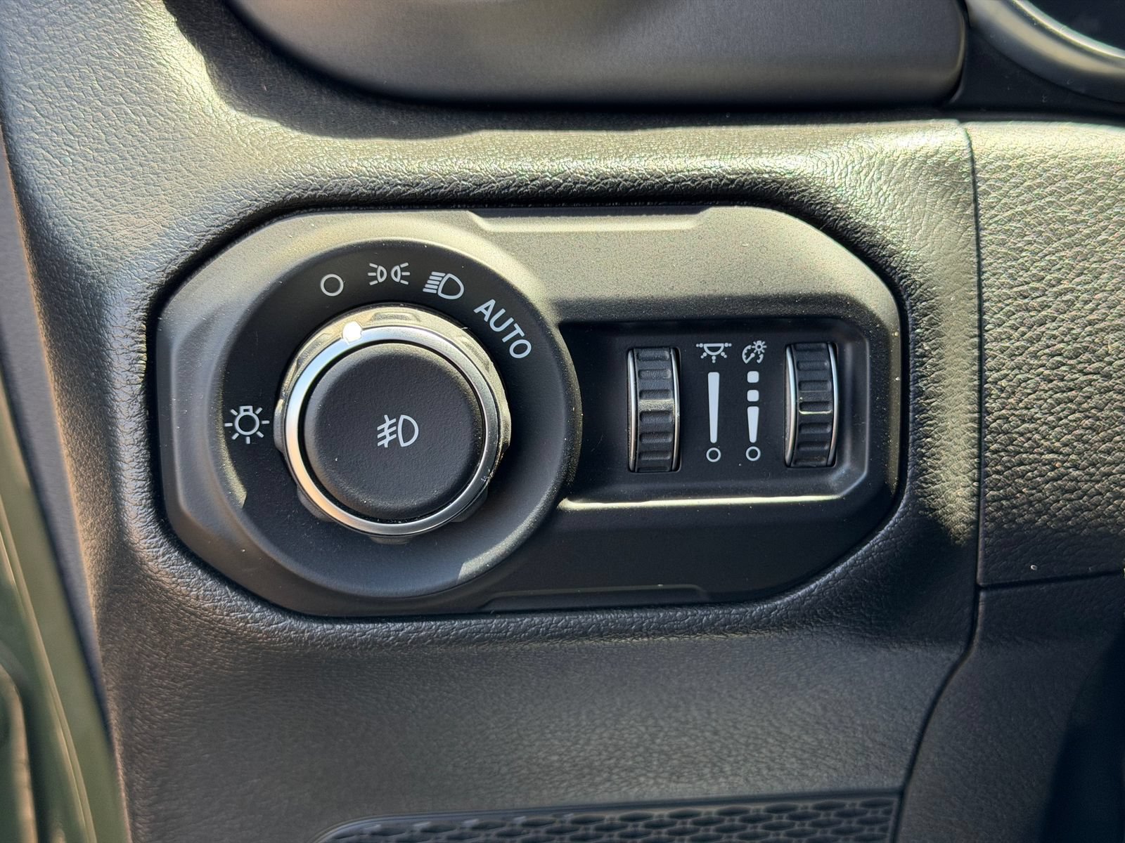 Used 2022 Jeep Wrangler Unlimited Sport AWD/4WD image 30