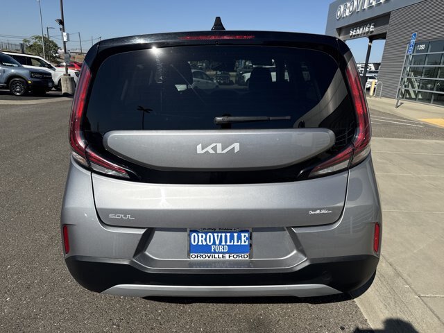 Used 2024 Kia Soul LX w/ Option Group 015 FWD image 4