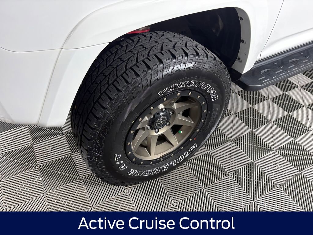 Used 2020 Toyota 4Runner Venture AWD/4WD image 9