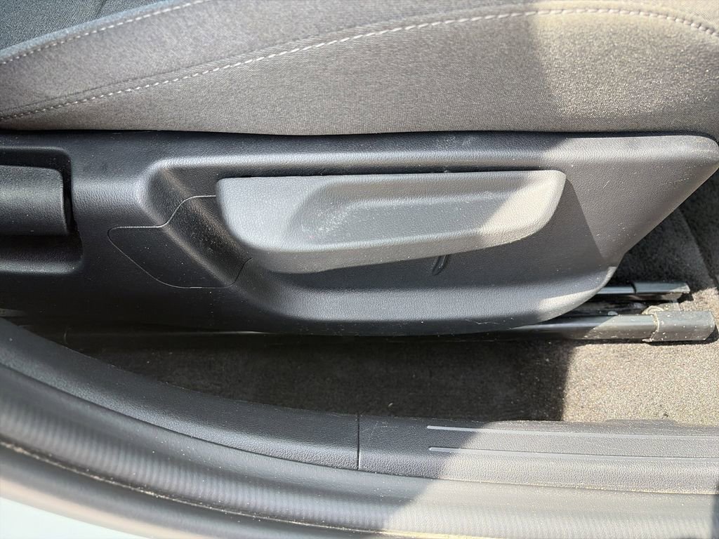 Used 2025 Kia K4 FWD image 32