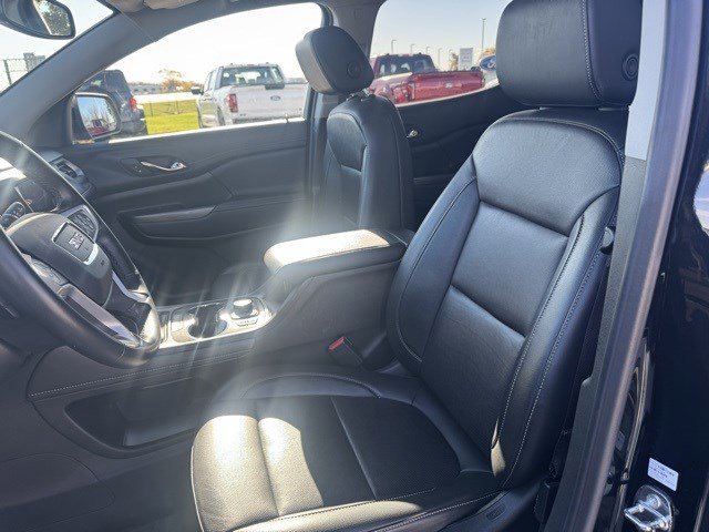 Used 2023 GMC Acadia SLT image 12