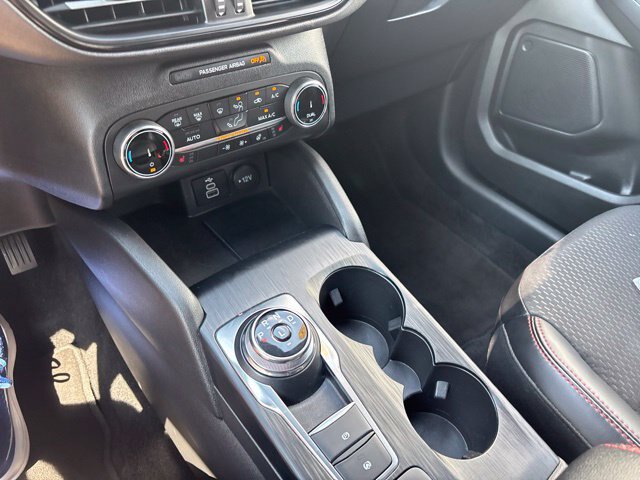 Certified 2025 Ford Escape ST-Line Select AWD/4WD image 27