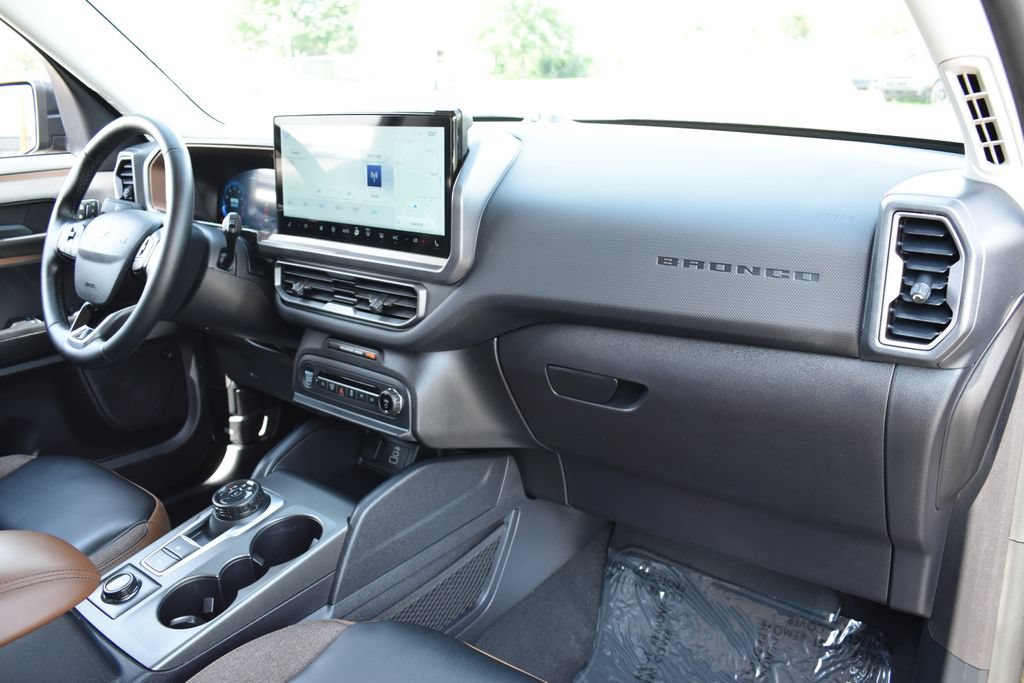 Certified 2025 Ford Bronco Sport Outer Banks w/ Outer Banks Tech Package+ AWD/4WD image 32