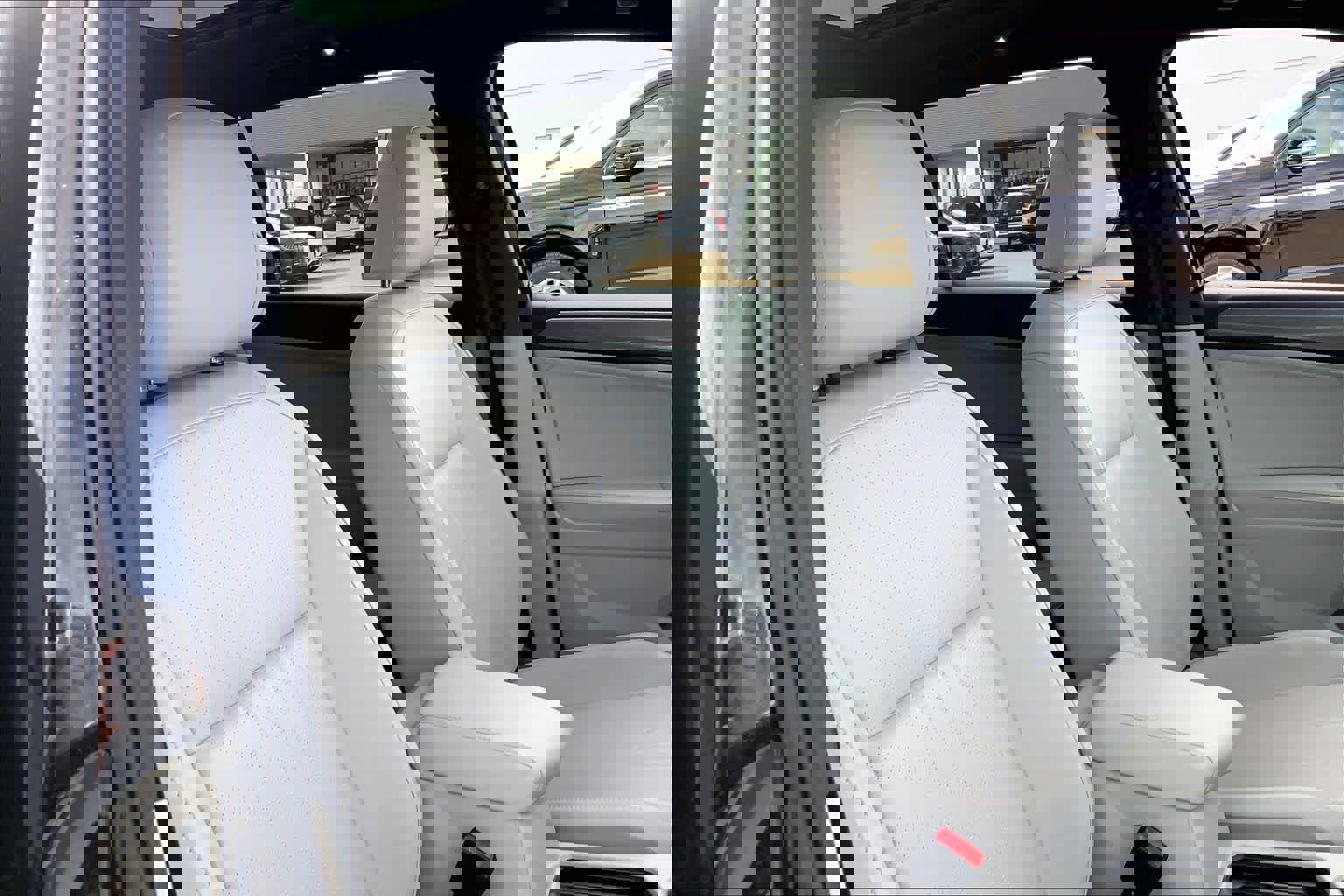 Used 2024 Volkswagen Tiguan SE R-Line image 10