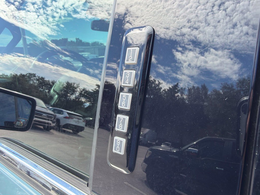 Certified 2023 Ford F150 Lariat RWD image 4