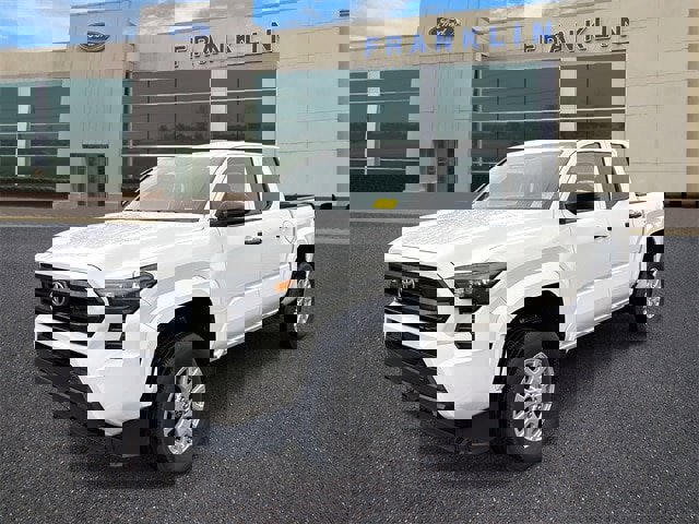 Used 2024 Toyota Tacoma SR image 3