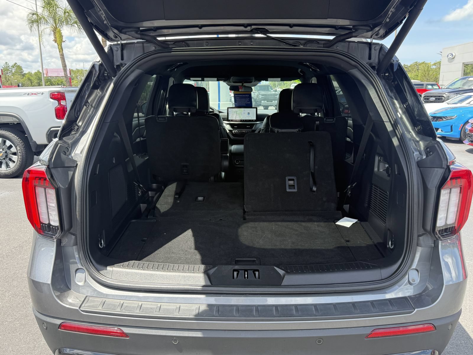 Certified 2025 Ford Explorer ST-Line AWD/4WD image 14
