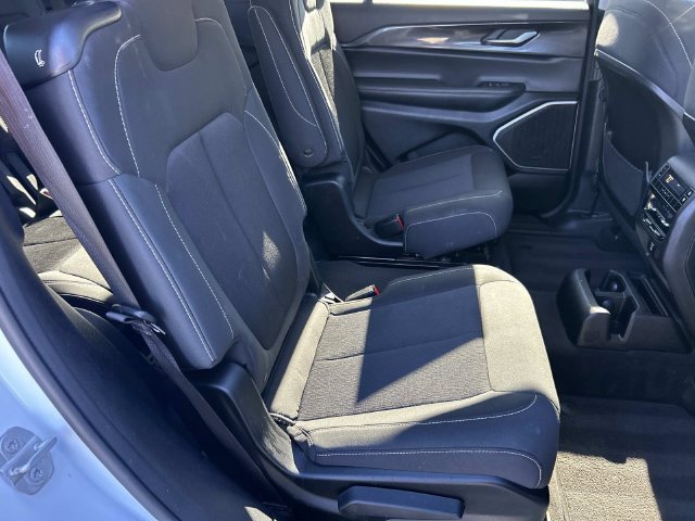 Used 2022 Jeep Grand Cherokee L Laredo w/ Luxury Tech Group I AWD/4WD image 28