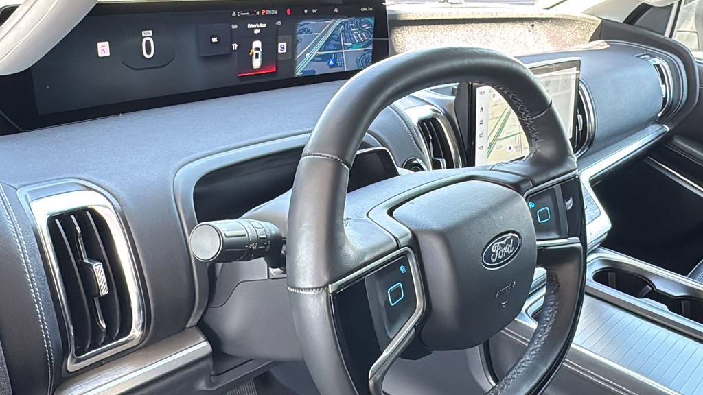 Certified 2025 Ford Expedition Platinum AWD/4WD image 22