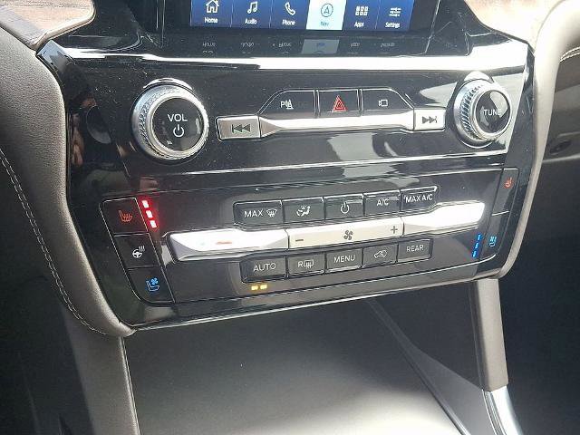 Certified 2022 Ford Explorer Platinum w/ Equipment Group 601A image 17