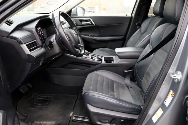 Used 2024 Mitsubishi Outlander SE image 31