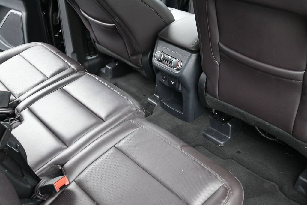 Certified 2026 Ford Explorer Platinum AWD/4WD image 10