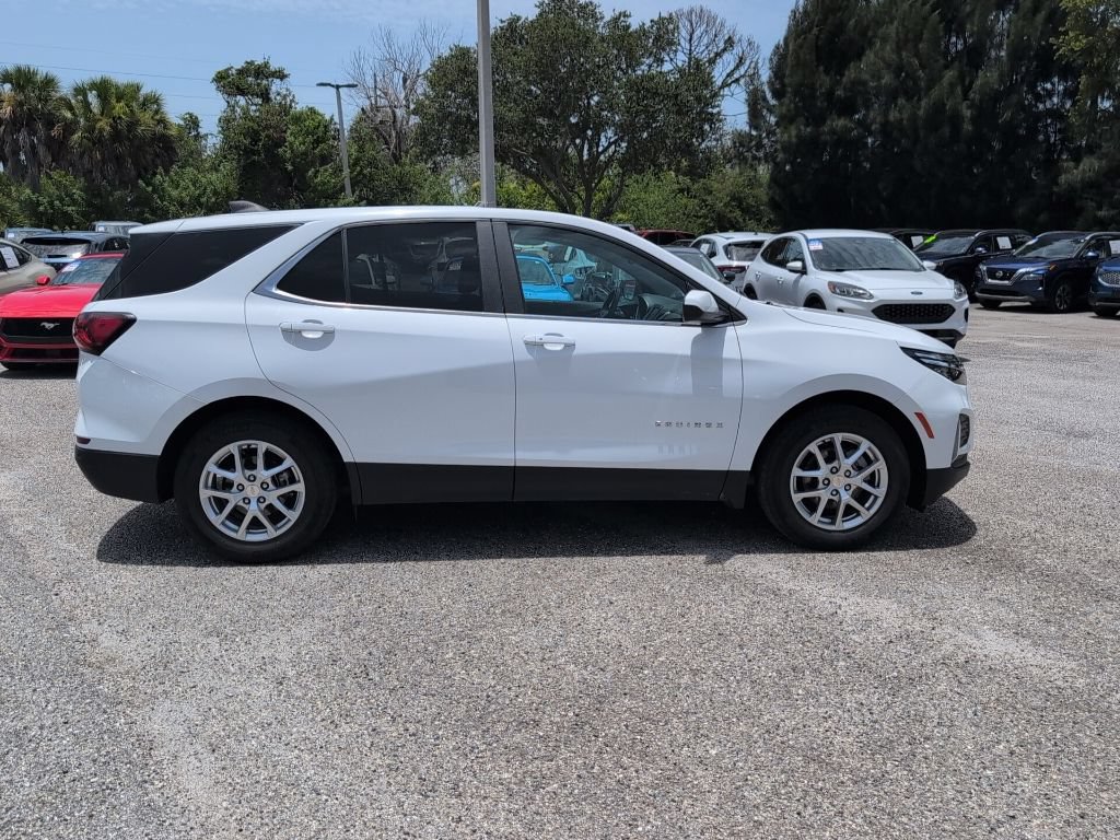Used 2024 Chevrolet Equinox LT FWD image 2