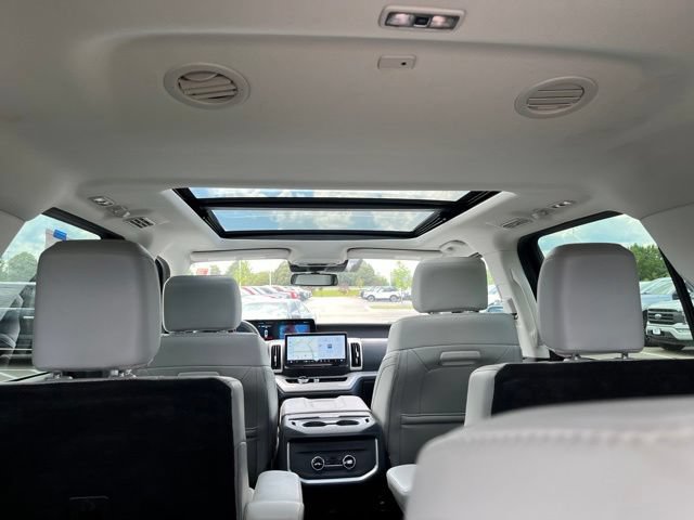 Certified 2025 Ford Expedition Active AWD/4WD image 10
