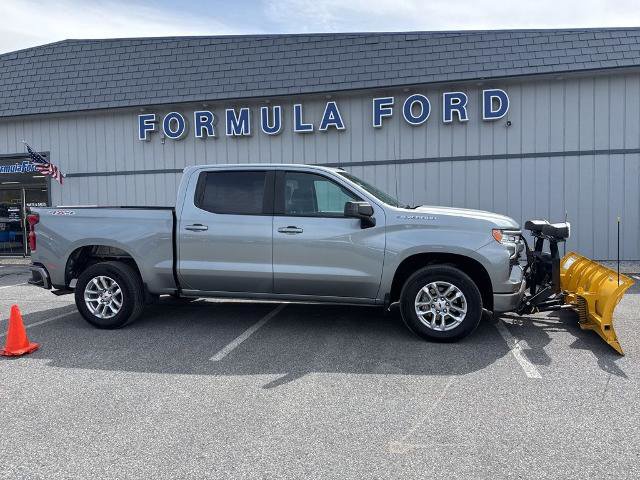 Used 2023 Chevrolet Silverado 1500 RST w/ Convenience Package II AWD/4WD image 2