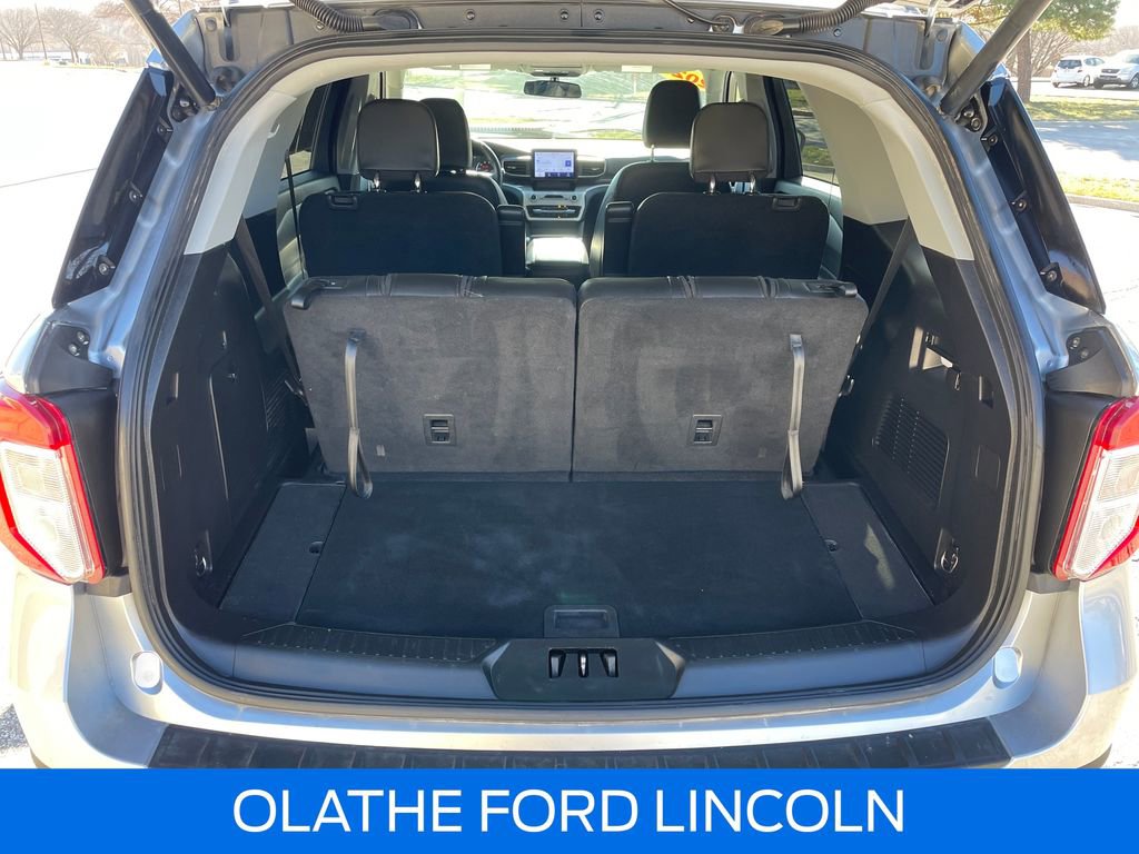 Certified 2022 Ford Explorer XLT w/ Equipment Group 202A image 30