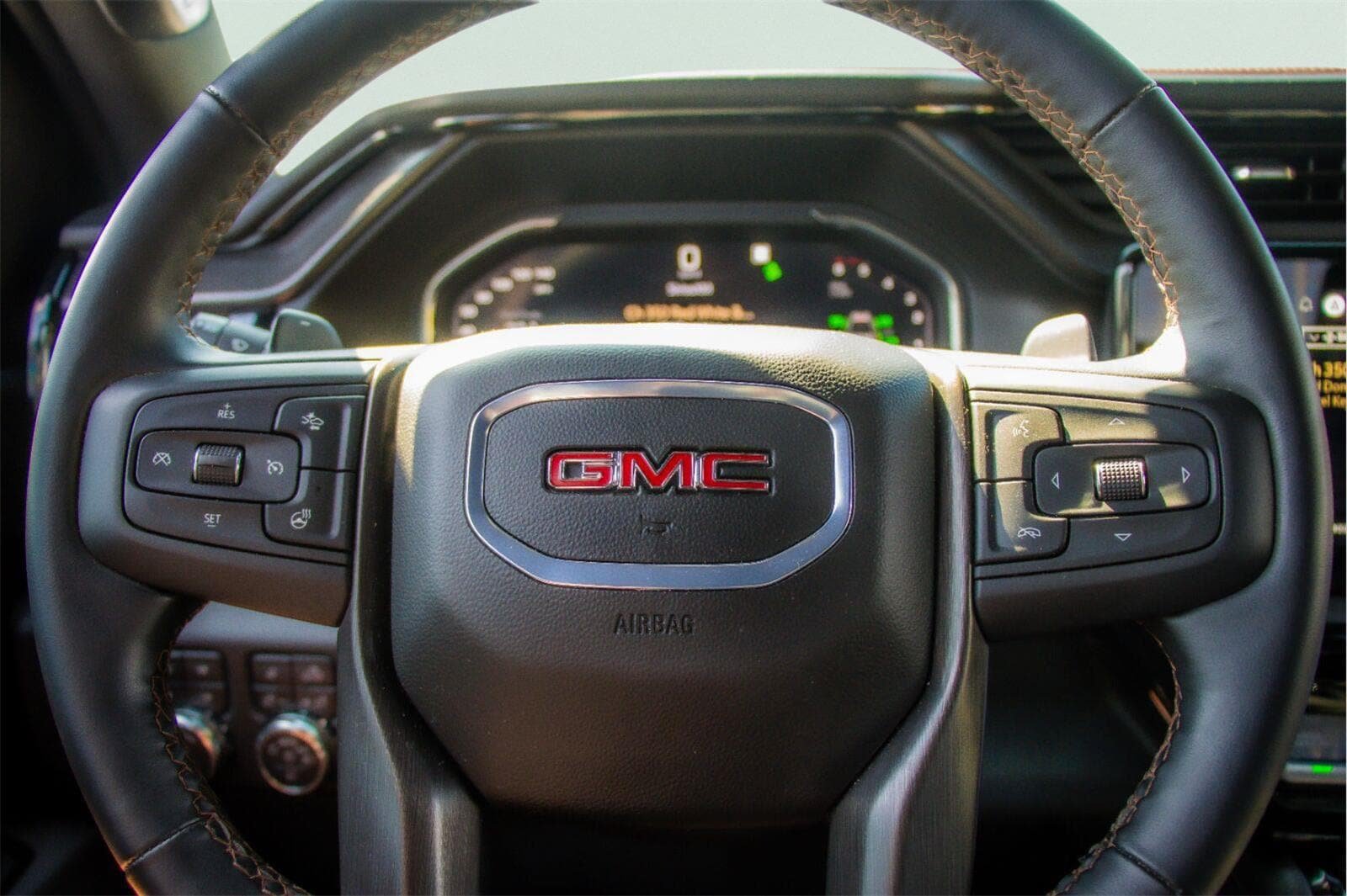 Used 2025 GMC Sierra 1500 AT4 w/ AT4 Premium Package AWD/4WD image 11
