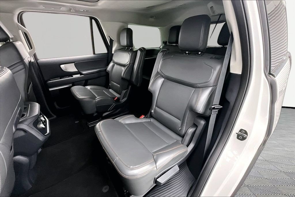 Certified 2025 Ford Expedition Active AWD/4WD image 26